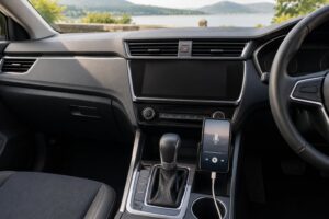 how to listen to podcasts in the car